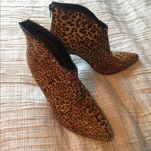 Gorgeous Leopard Print BRAND NEW Heels Size 8.5
